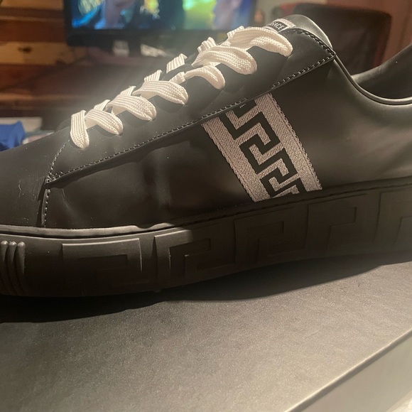 These shoes are basically brand new they have only been worn once 550 or obo! - Picture 3 of 7